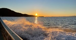 朝日が昇る駿河湾